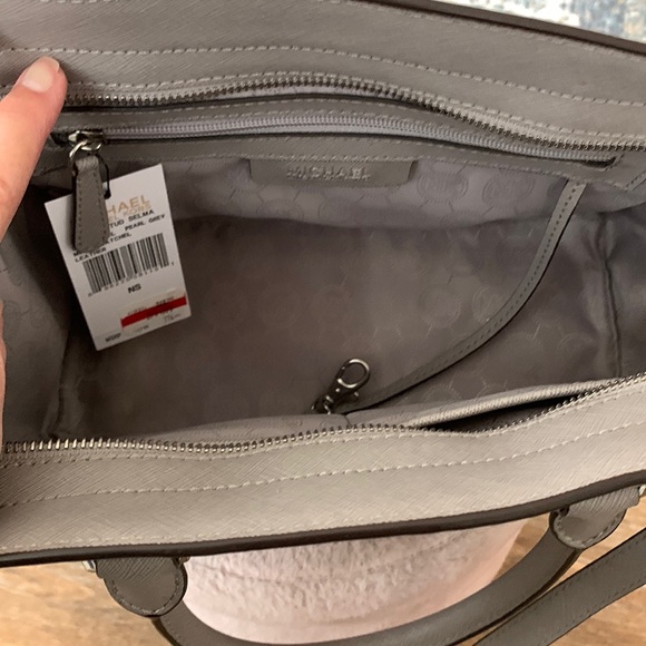 Michael Kors Medium Satchel - Picture 2 of 4